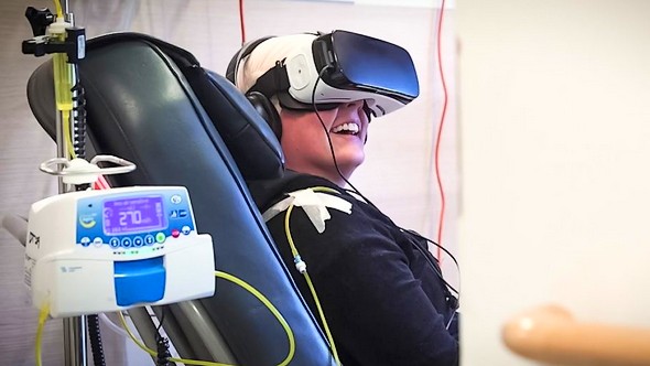 VR-app bereidt patiënten UMCG voor op bestraling