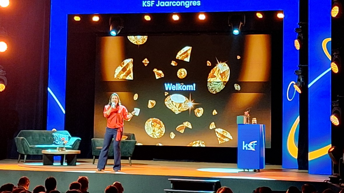 Klantcontact als goud: volle zaal bij KSF Jaarcongres 2025 in Hilversum